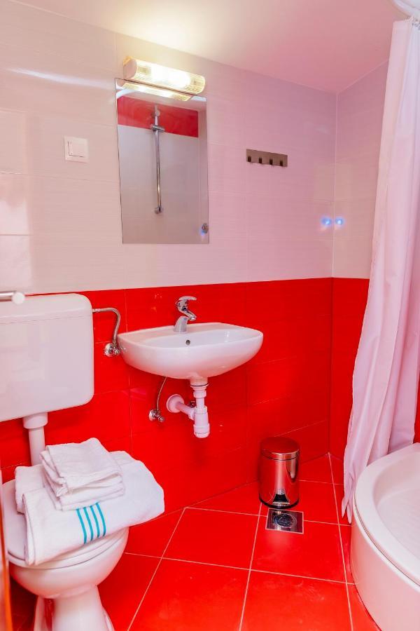 Apartments Mikulic Rogoznica  Extérieur photo