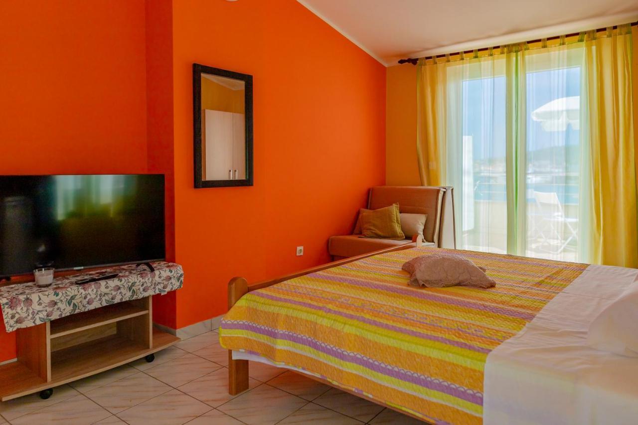 Apartments Mikulic Rogoznica  Extérieur photo