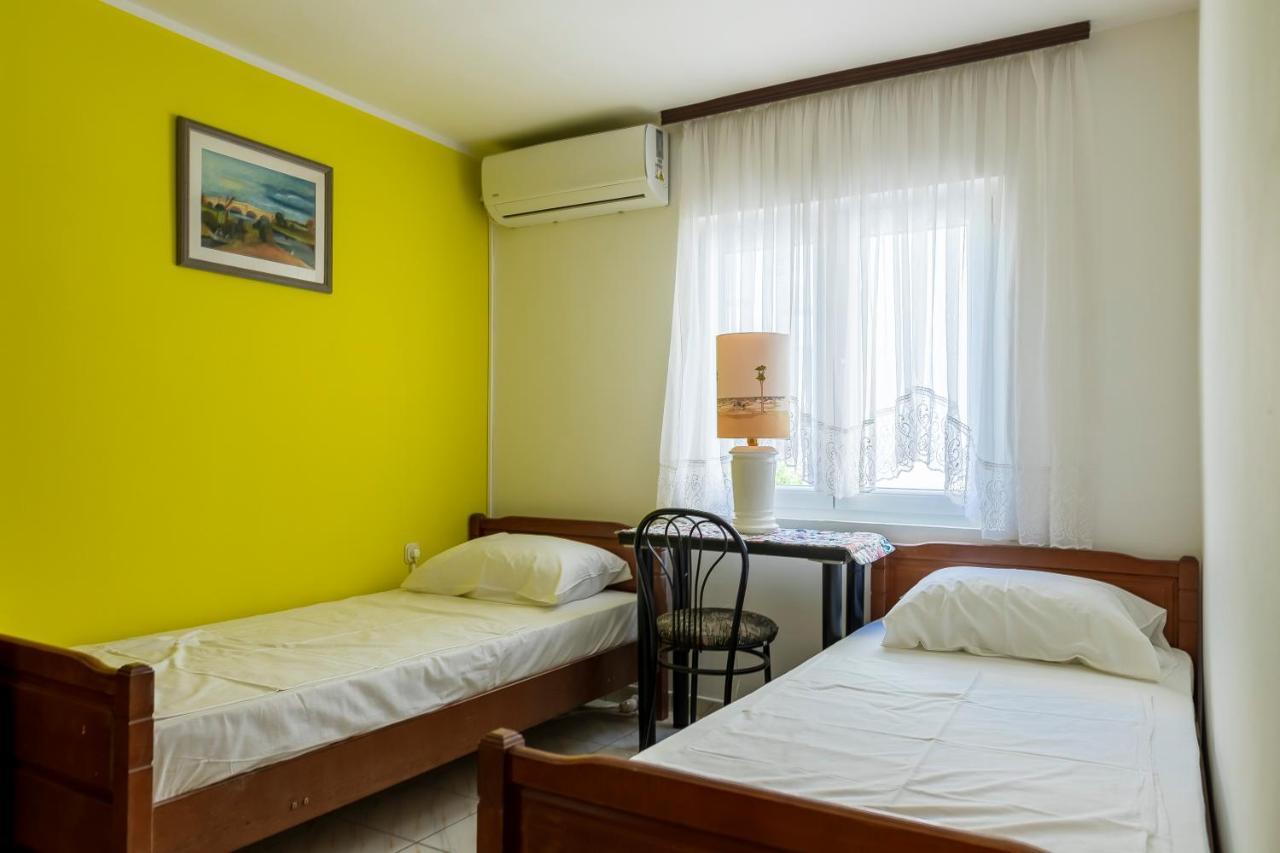 Apartments Mikulic Rogoznica  Extérieur photo